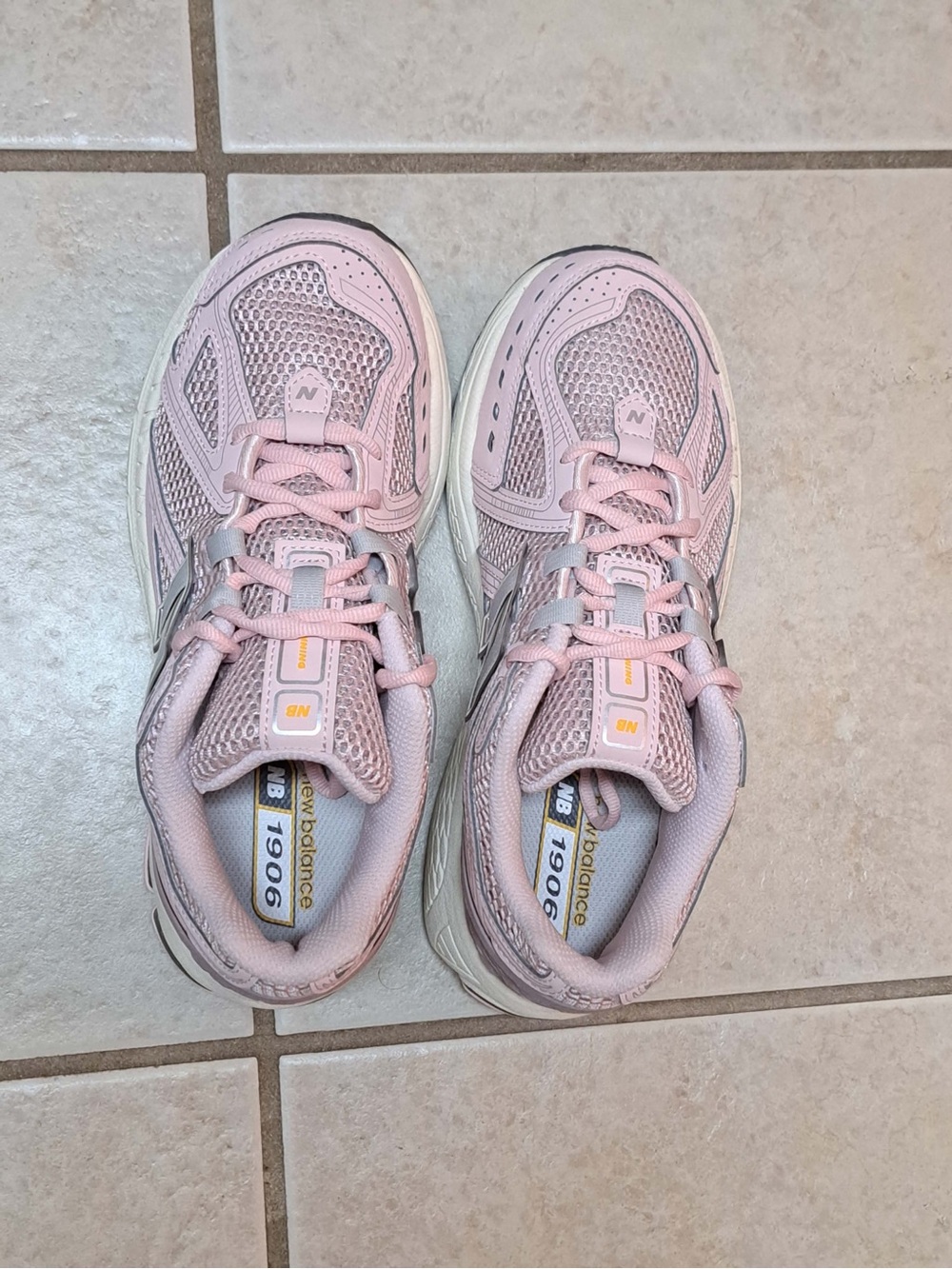 New Balance 1906R sneakers -  'Rose Sugar' - Big Kids sz 5.5Y / Wmns 7.0 - Picture 7 of 12